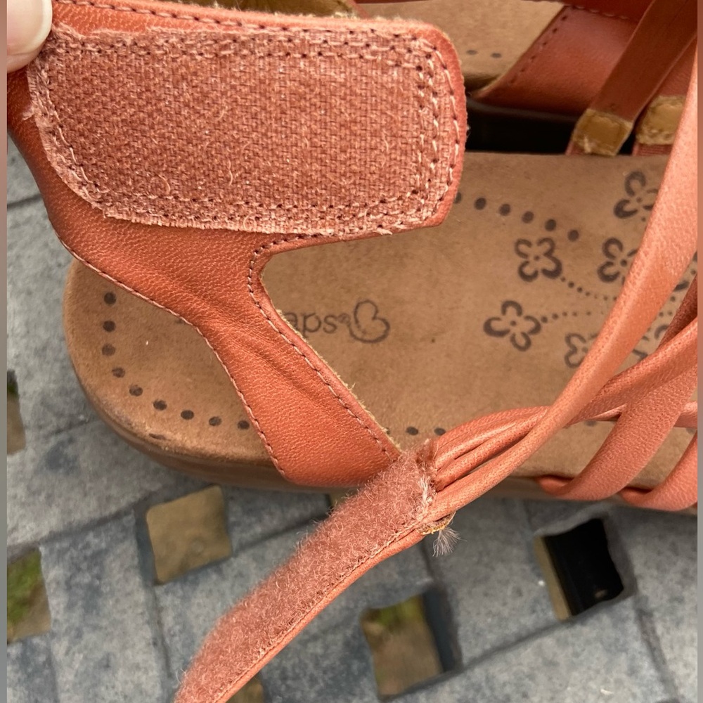 ☀️Bare Traps 😁MAKE OFFER😁 Janny “gladiator” leather sandals - peach, size 10 - Picture 3 of 7